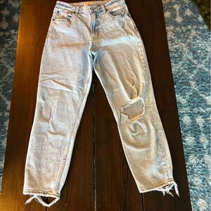 Abercrombie & Fitch The Mom High Rise